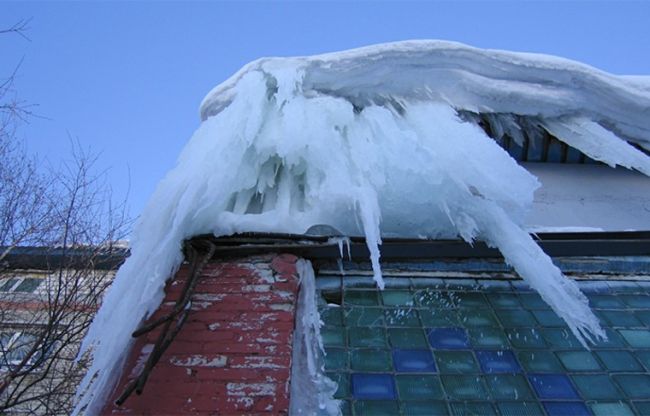 Крыши домов в Перми будут чистить от снега