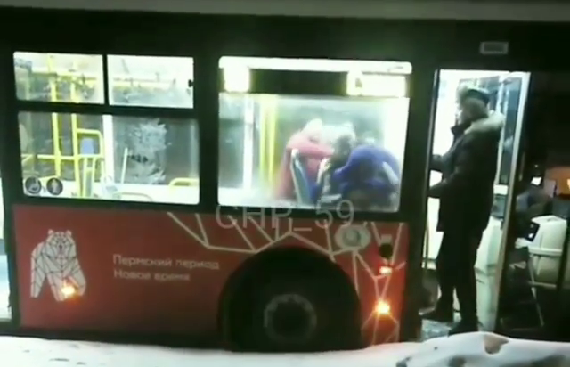 Утренняя драка в пермском автобусе