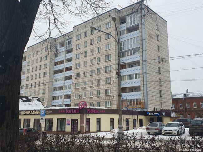 Фасады шести домов обновили на Комсомольском проспекте