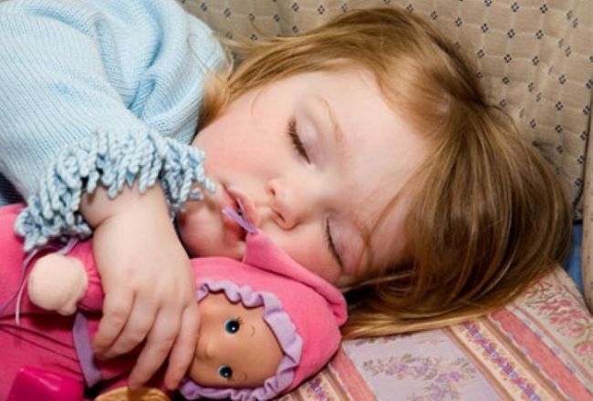 Как быстрее помочь малышу заснуть