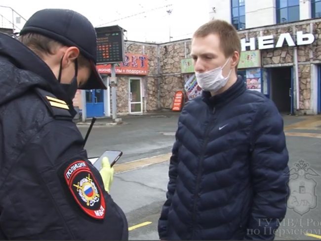 Полицейские начали проверять всех прибывших на вокзал Пермь-2