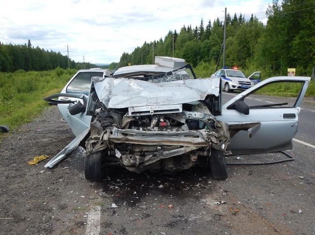 В жесткой аварии в Пермском крае пострадали четыре человека