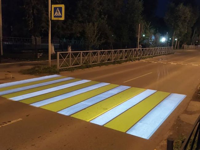 В Перми появился проекционный пешеходный переход