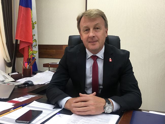 Экс-министр спорта устроился на работу в пермский лицей