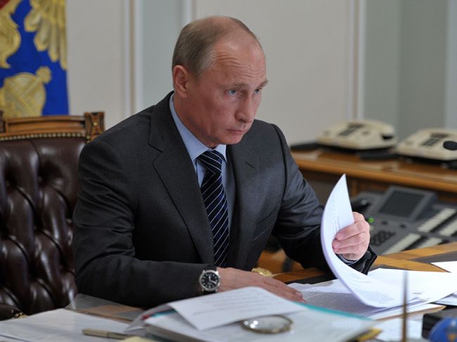 В Кремле прокомментировали информацию о возможной отставке Путина