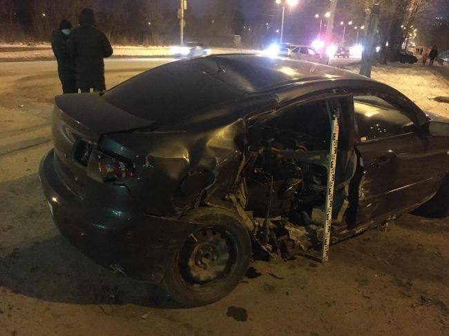 В Перми после аварии водителя госпитализировали с травмами головы