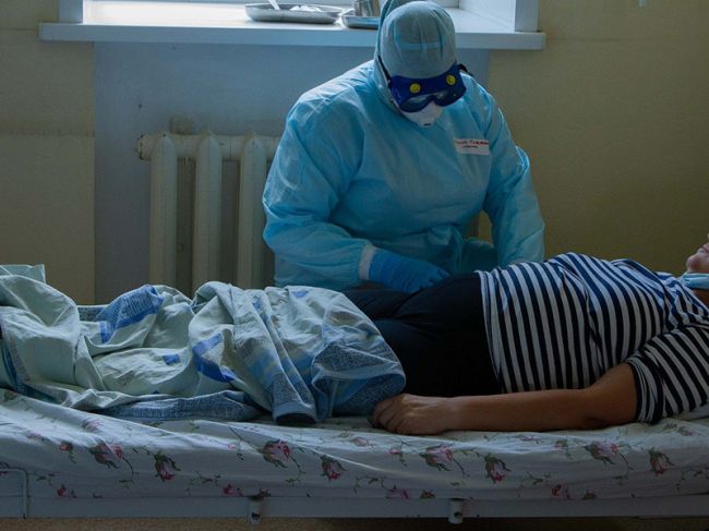 Названы два сценария развития пандемии коронавируса в России