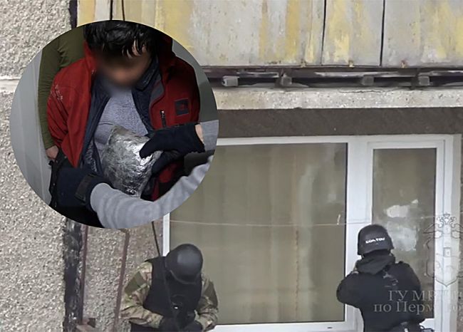 Бойцы спецназа «Гром» взяли штурмом квартиру наркодилеров в Перми