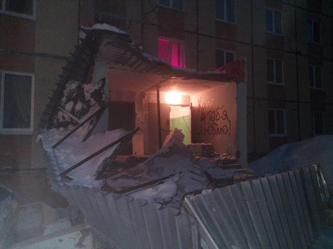 В Прикамье пьяный тракторист разрушил крыльцо жилого дома
