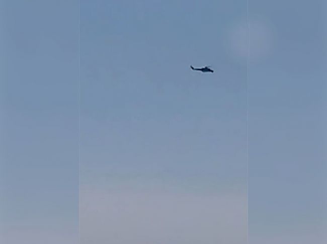Очевидцы сняли на видео 12 военных вертолетов в небе над Пермью
