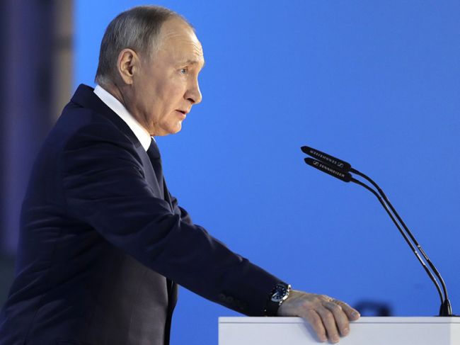 Путин заявил о единовременной выплате в 10 тысяч рублей на каждого школьника
