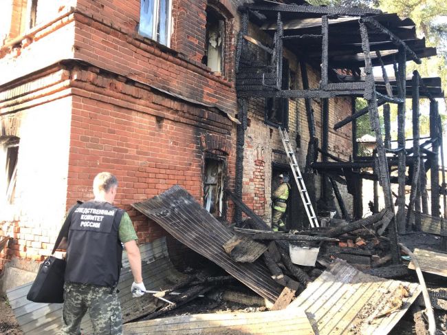 Трое детей и дедушка погибли при страшном пожаре в Прикамье