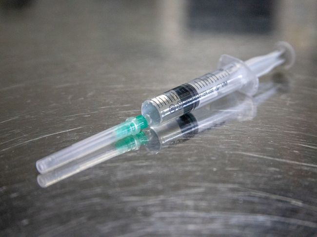 Пермским компаниям предложили премировать сотрудников, сделавших прививку
