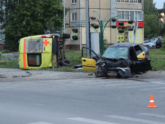 В Пермском крае в аварии со скорой пострадали шесть человек