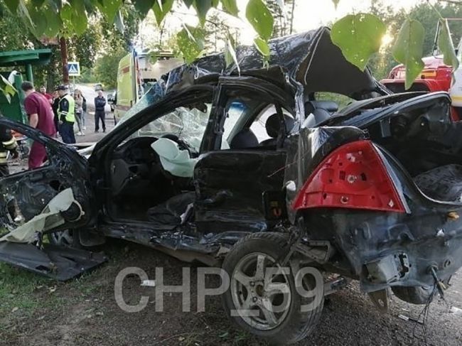 В Перми водитель иномарки, уходя от погони, погиб в аварии