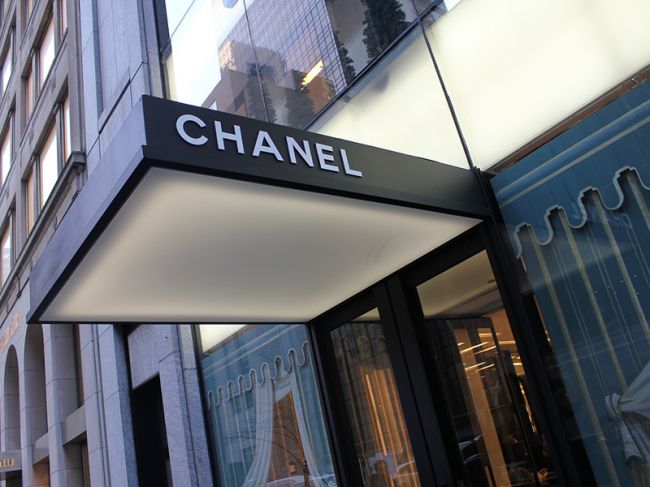 Модный дом Chanel подал в суд на жительницу Очера