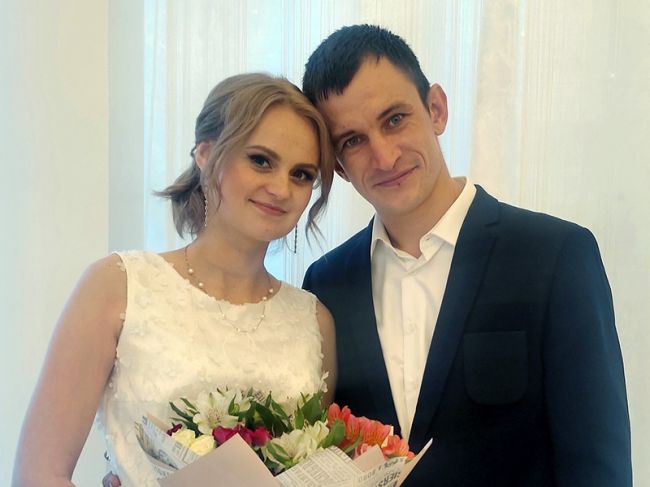 Пара беженцев из Мариуполя поженилась в Перми