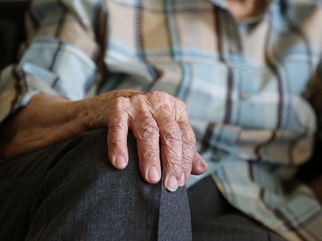 Перед Новым годом в Перми внук задушил 97-летнюю бабушку