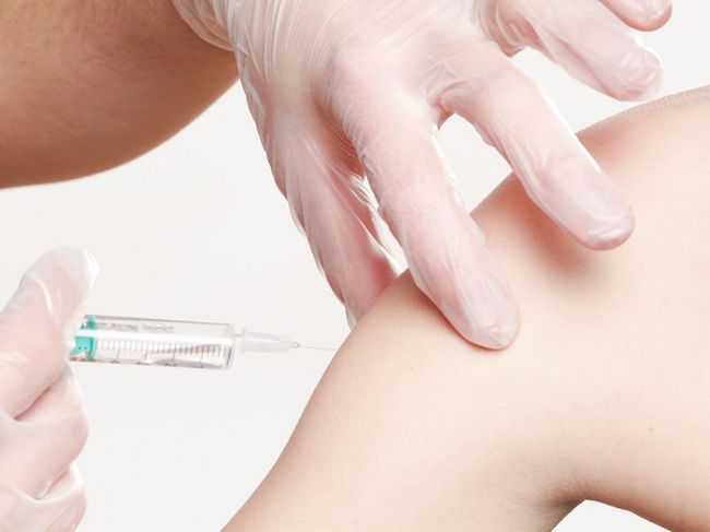 В Пермском крае остановили бесплатную вакцинацию от коронавируса