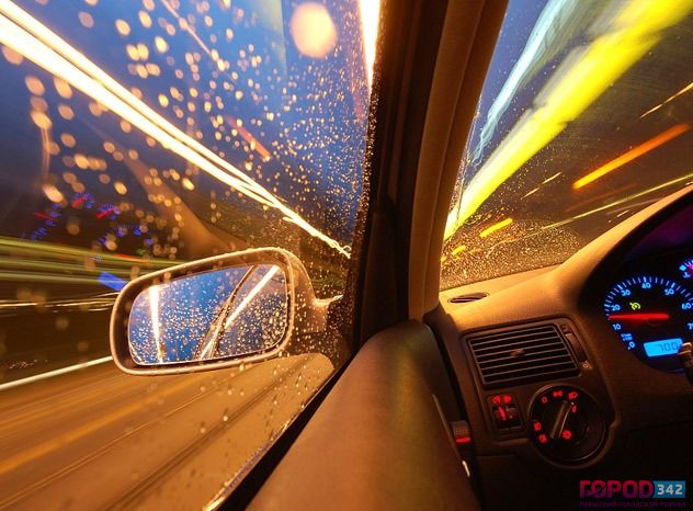 Советы по вождению прокатного автомобиля в дождь