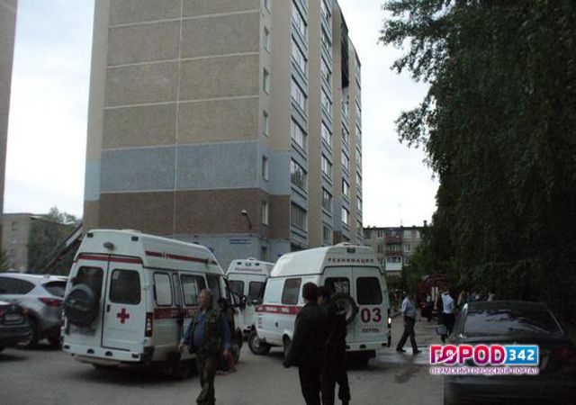 В Мотовилихинском районе Перми с 7 этажа горбольницы выпал мужчина