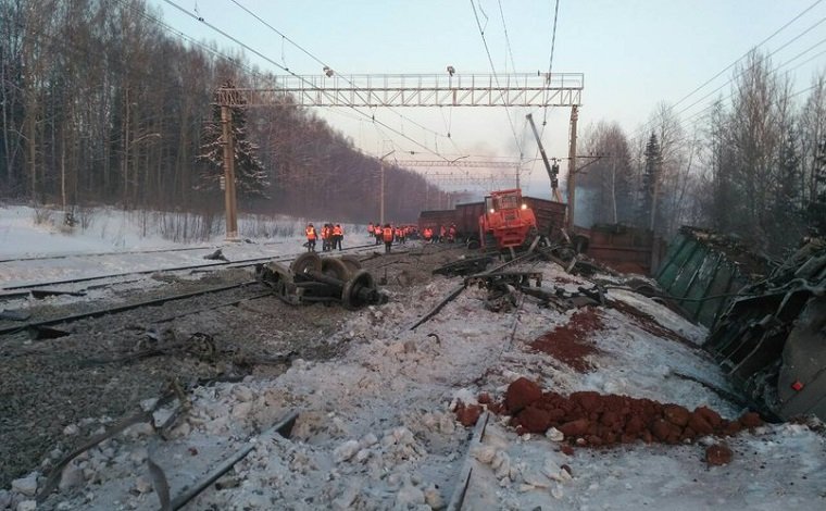 В Перми СК начал проверку по факту схода с рельсов 14 вагонов грузового поезда в Чайковском